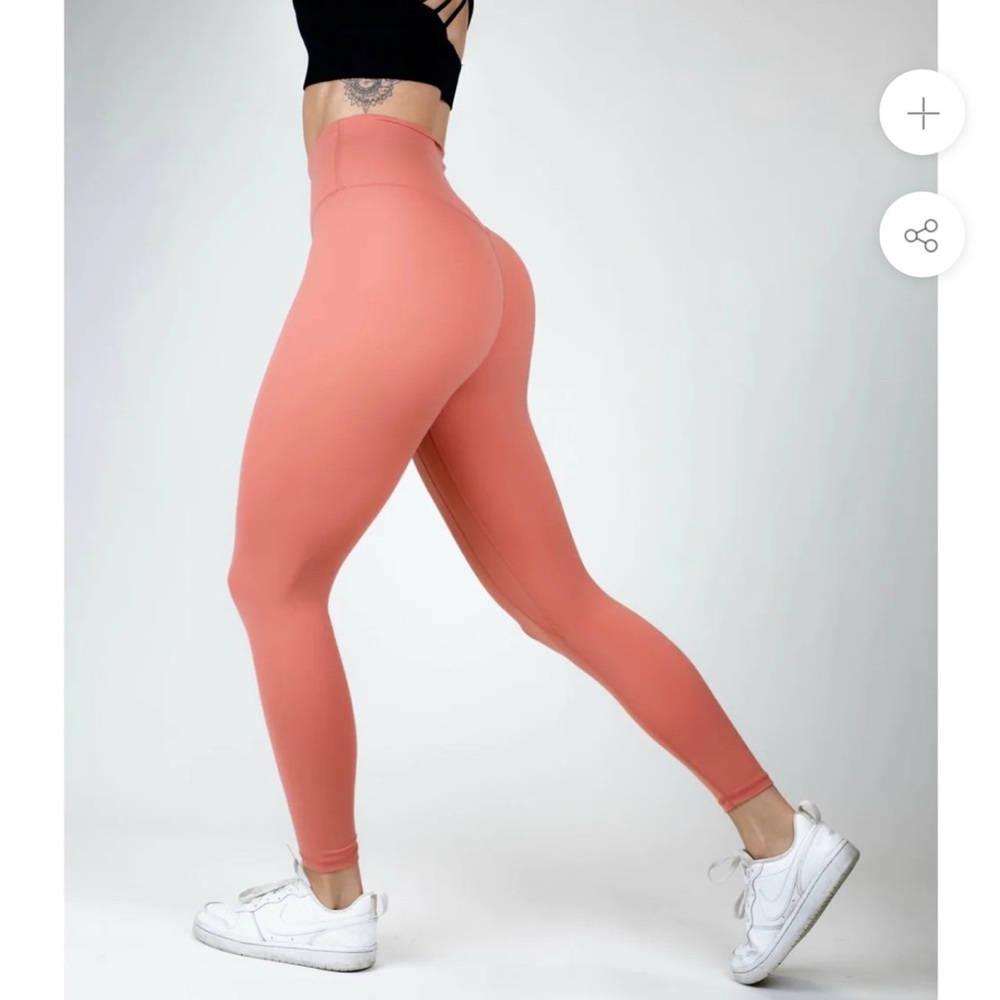 Free Spirit legging. Small. Peach/ pinkish color.
